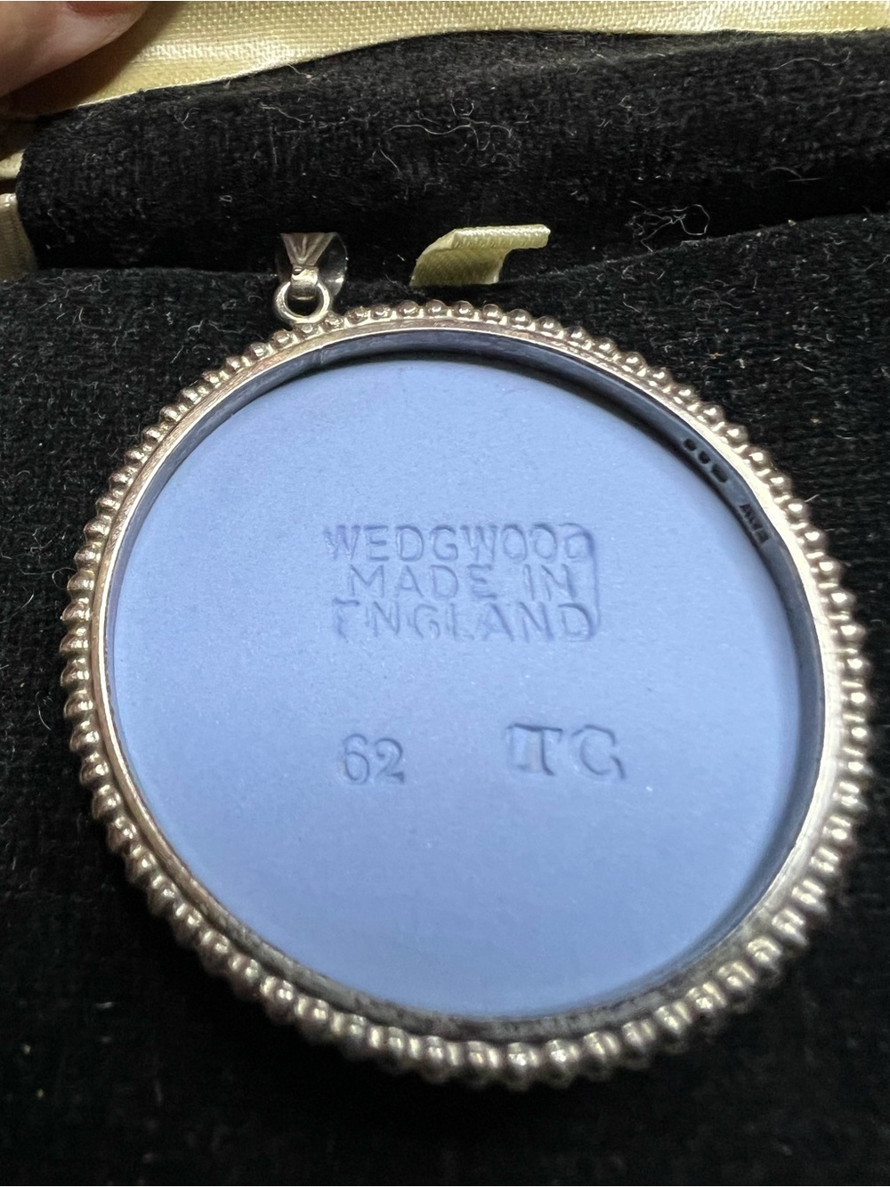 Vtg 1962 Wedgwood Jasperware Chariot Sterling Silver Pendant In Branded Box - Picture 3 of 6